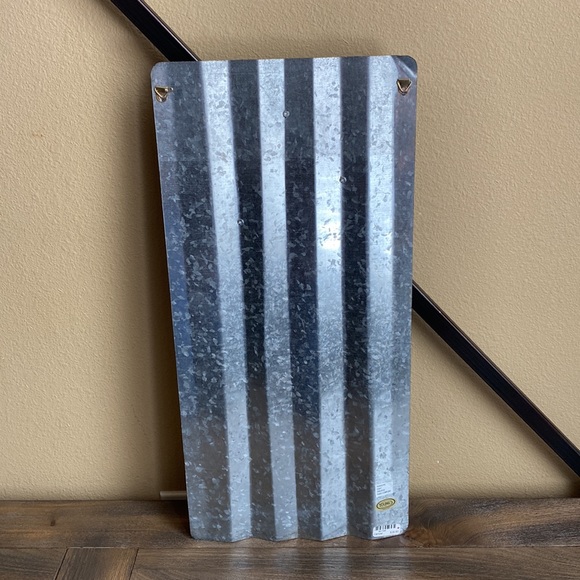 RV aluminum wall decor - Picture 4 of 4